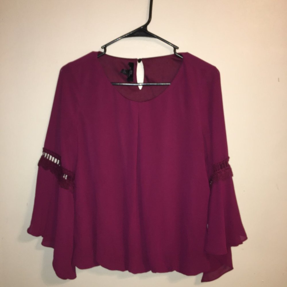 Womens Blouse, Size Medium
